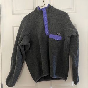 Grey Patagonia Pullover with Periwinkle Features